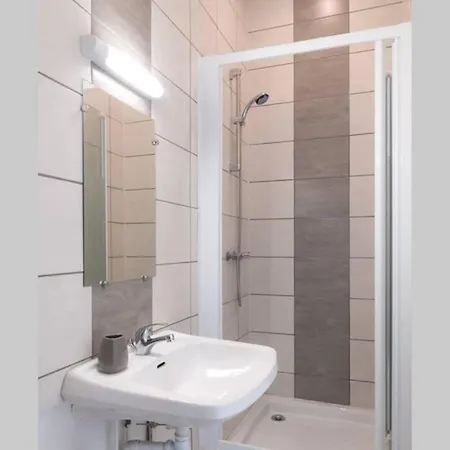 Apartment Studio Meublé - 3ème étage, *