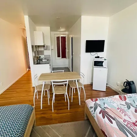 Studio Meublé - 3ème étage, * Verdun